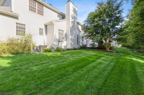 5 Shirewood Dr, Scotch Plains NJ 07076-2513 exterior