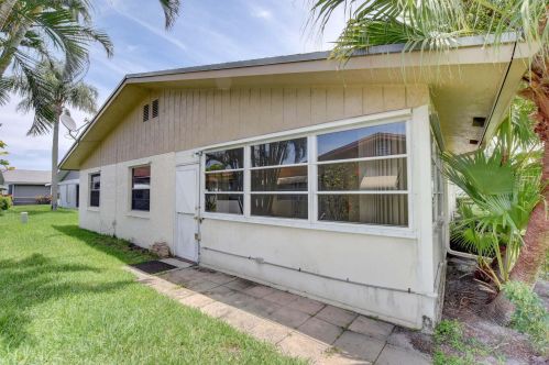 6125 Stanley Ln, Delray Beach, FL 33484-1599
