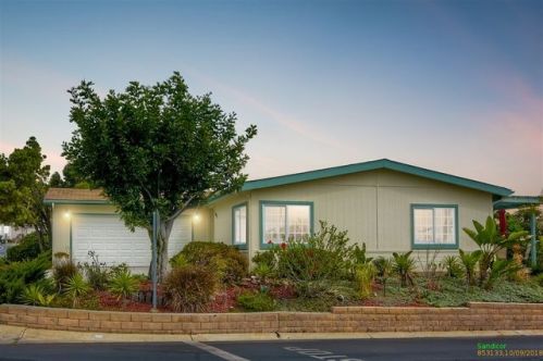 627 Via Del Mar, Vista, CA 92081-6348