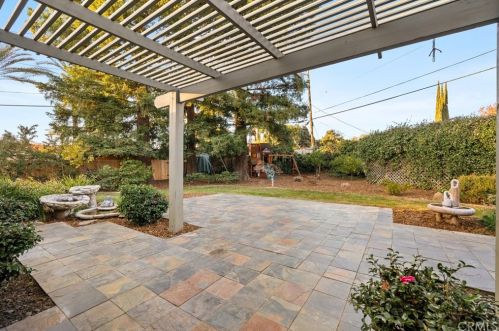 950 Karen Dr, Chico CA  95926-2819 exterior