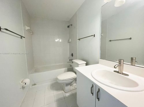 7804 102 Ln, Miami FL  33156-2691 exterior