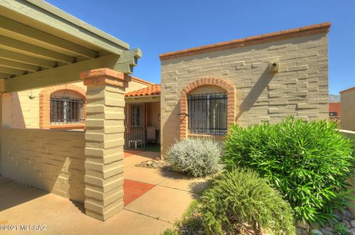 4127 La Cienega Dr, Tucson, AZ 85712-1423