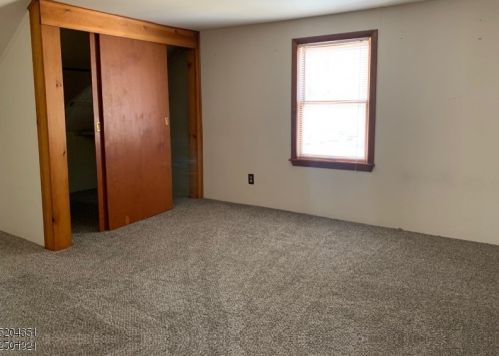 9 Henry St, Oxford NJ  07863-3027 exterior