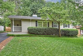 713 Lochridge Rd, Charlotte, NC 28209-4750