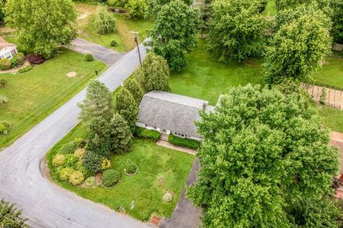 13 Iron Horse Dr, East Amwell Township, NJ 08551-1016