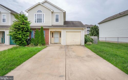 18 Paxton Ln, Bear, DE 19701-1295