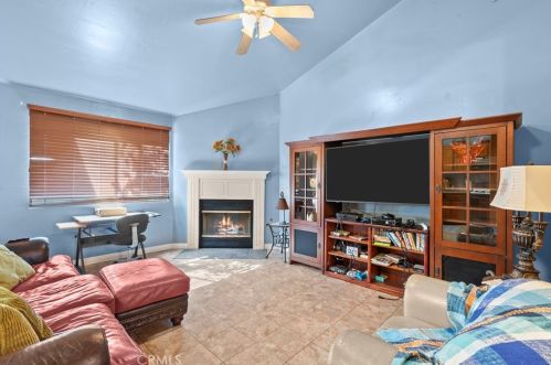 5409 Grant Grove St, Bakersfield, CA 93307-7675