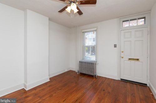 26 Manheim St, Philadelphia PA 19144-3656 exterior