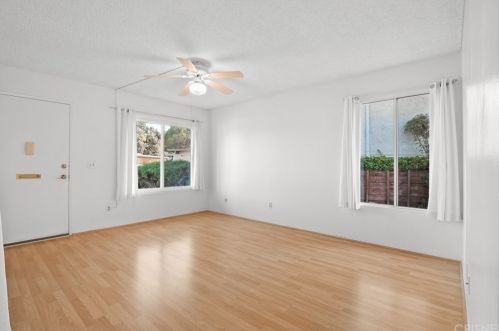 19712 Avenue Of The Oaks, Santa Clarita CA  91321-1311 exterior