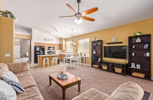 7222 Laguna Azul Ave, Mesa, AZ 85209-4924