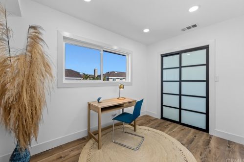 1504 Mackay Ln, Redondo Beach CA  90278-4417 exterior