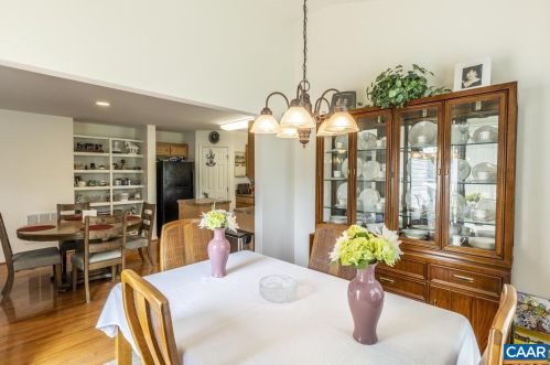 41 Robins Ct, Bybee VA  22963-2089 exterior