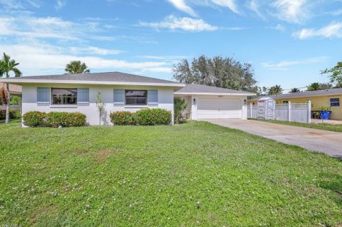 4822 Regal Dr, Bonita Springs, FL 34134-3925