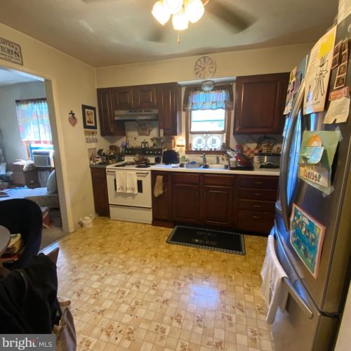 57 Panorama Ln, Hanover, PA 17331-8410