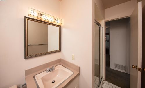 1933 Asilomar Dr, Oakland CA  94611-2309 exterior