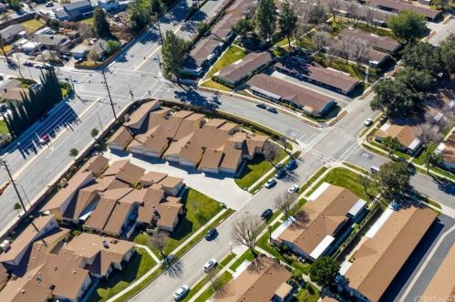 19032 Avenue Of The Oaks, Santa Clarita CA  91321-1444 exterior