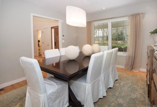 91 Lantern Ridge Rd, New Canaan CT  06840-2416 exterior