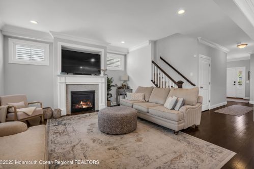 35 Laurel St, West Long Branch NJ  07764-1418 exterior