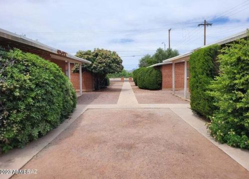 320 Campbell Ave, Tucson AZ 85718-1304 exterior