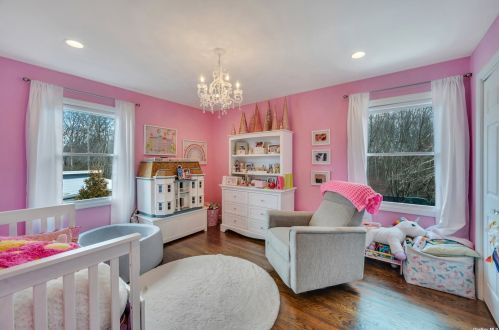 142 Reynolds Rd, West Islip NY  11795-2917 exterior
