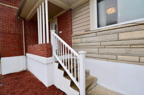 5566 Green Acres Ct, Cincinnati, OH 45248-4229