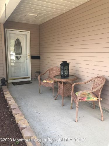 31 Sheffield Dr, Lacey, NJ 08731-5648