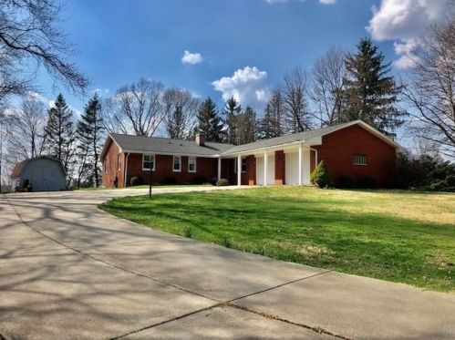 158 Gilliland Ave, Beaver Falls, PA 15010-1632