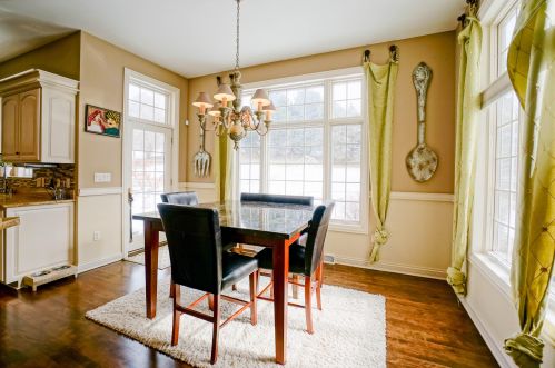 802 Bluespruce Cir, Chenequa WI 53029-8679 exterior