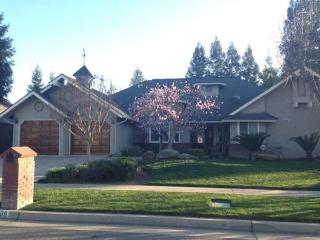 609 Portland Ave, Fresno, CA 93720-2114