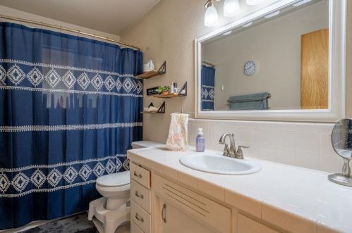 1341 Loma Vista Dr, Hollister CA  95023-6209 exterior