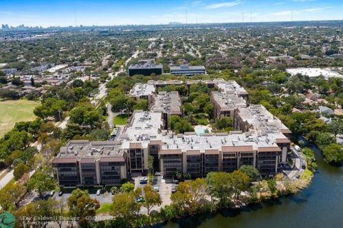 2804 46th Ave, Hollywood FL  33021-2950 exterior