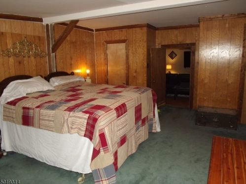 10 Bush St, Oxford NJ  07863-3001 exterior