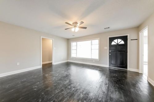 3529 Gibsondell Ave, Dallas, TX 75211-5088