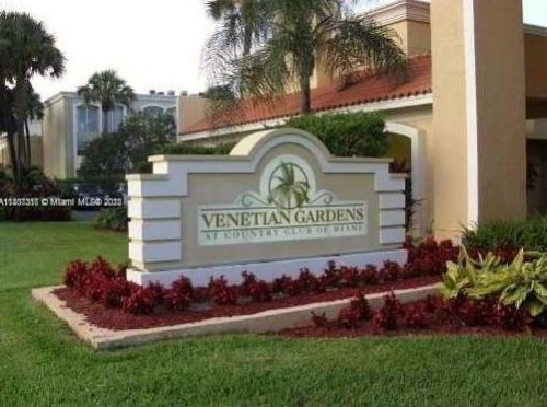 18009 68th Ave, Hialeah, FL 33015-3924