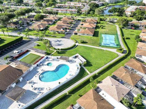 6855 Moonlit Dr, Delray Beach FL  33446-1631 exterior