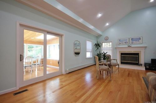 1774 Pleasantville Rd, Briarcliff NY  10510-1116 exterior