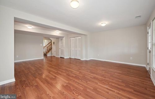 132 Cambridge Ct, West Deptford NJ  08096-6884 exterior