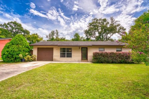 194 Elm Dr, Orange City, FL 32763-7401
