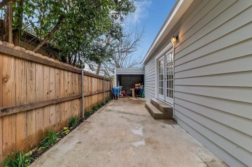 6433 Calmont Ave, Fort Worth TX 76107-5237 exterior