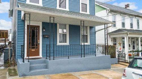 407 Walnut St, Catasauqua PA  18032-1704 exterior