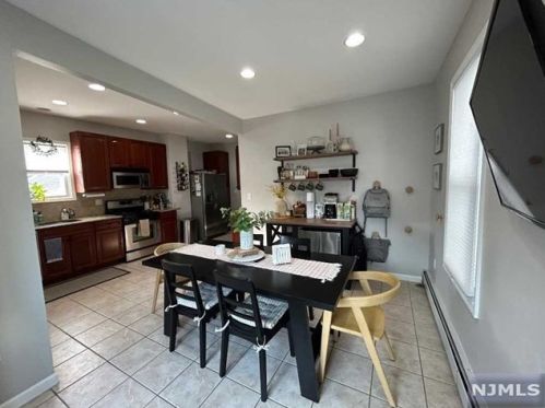 493 Morningside Ave, Fairview NJ  07022-1101 exterior