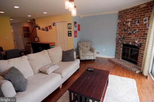 6 Fillmore Pl, Lawrence Township NJ  08648-4338 exterior