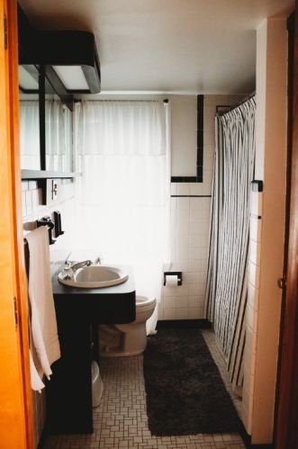 2013 Ridge Ave, New Kensington, PA 15068-4043