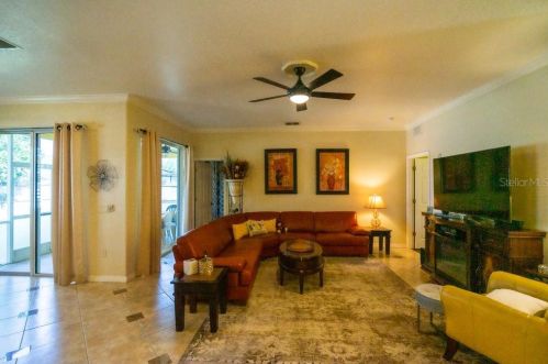 1006 Connecticut Rd, Tarpon Springs FL 34689-2830 exterior