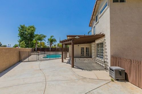 30646 Lake Pointe Dr, Menifee CA  92584-8020 exterior
