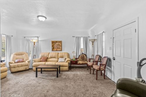 4213 Pepperwood Ave, Long Beach CA  90808-1072 exterior