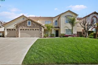 2546 Peppertree St, Visalia, CA 93277-5505