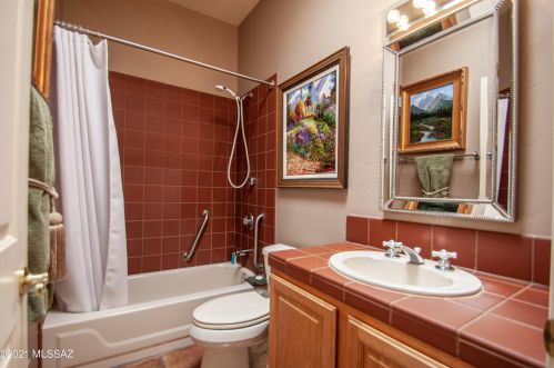 2500 Buttercup Dr, Tucson, AZ 85749-8108