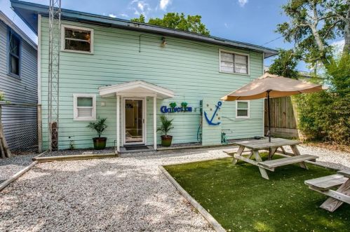 2511 Bernardo De Galvez Ave, Galveston TX 77550 exterior