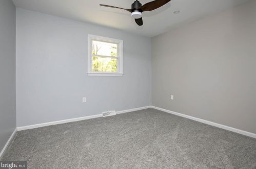 100 Oxford Ave, Berlin Boro NJ  08009-9347 exterior